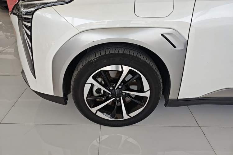 Used AION Y 2023 Younger Star Edition Exterior 4