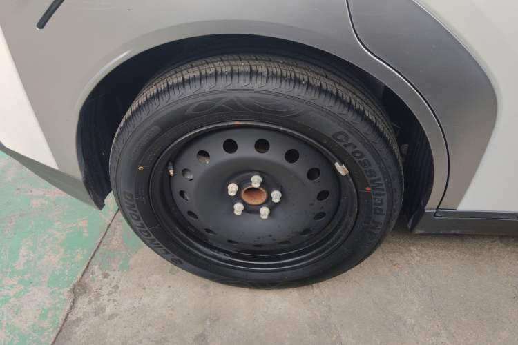 Used AION Y 2023 Younger Exterior 4