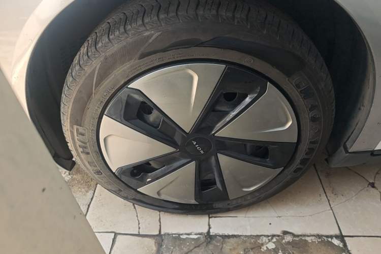 Used AION Y 2023 Younger Exterior 4