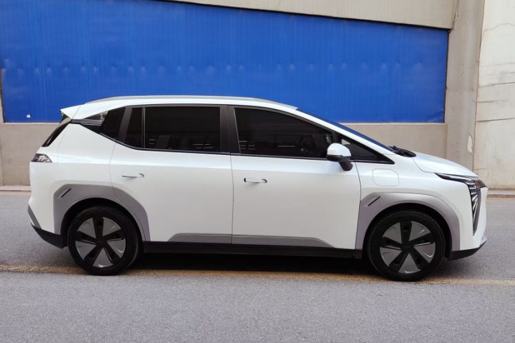 Used AION Y 2023 Younger Exterior 6