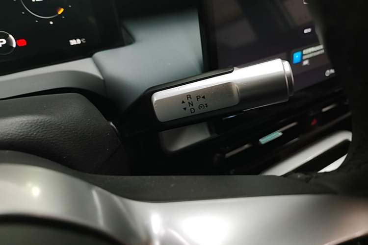 Used AION Y 2023 Plus 510 Smart Edition Gear Lever