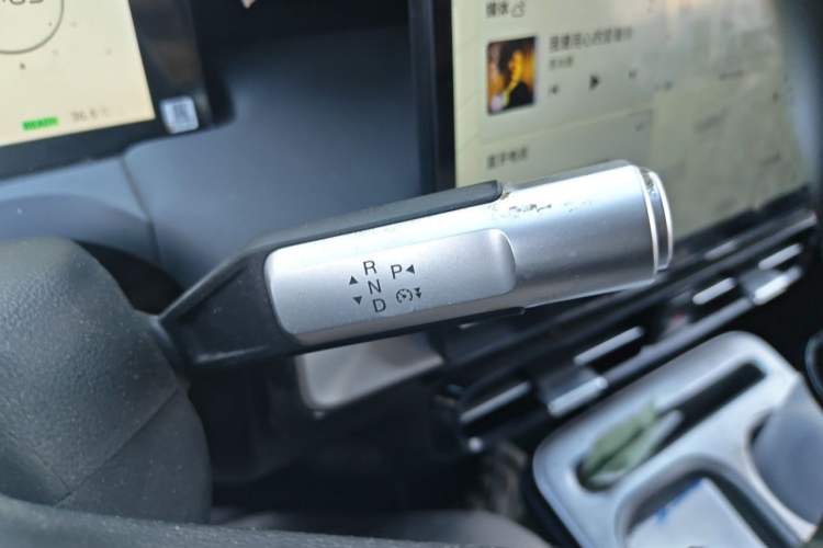 Used AION Y 2023 Plus 510 Enjoy Edition Gear Lever