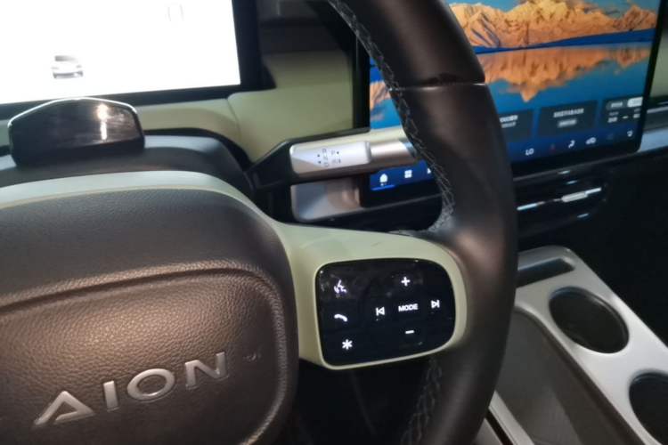 Used AION Y 2023 Plus 510 Tech Edition Gear Lever