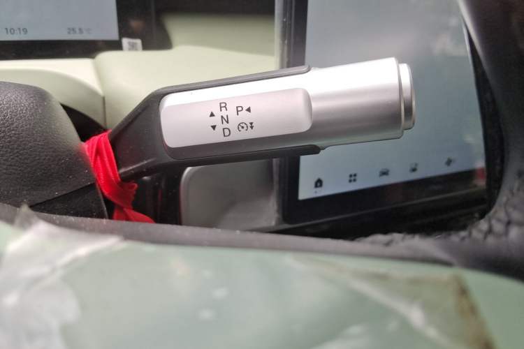 Used AION Y 2023 Plus 510 Enjoy Edition Gear Lever