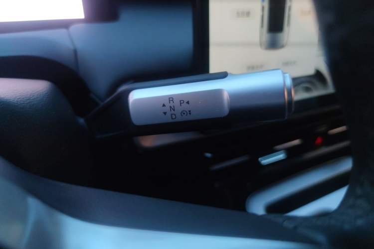 Used AION Y 2023 Plus 610 Enjoy Edition Gear Lever