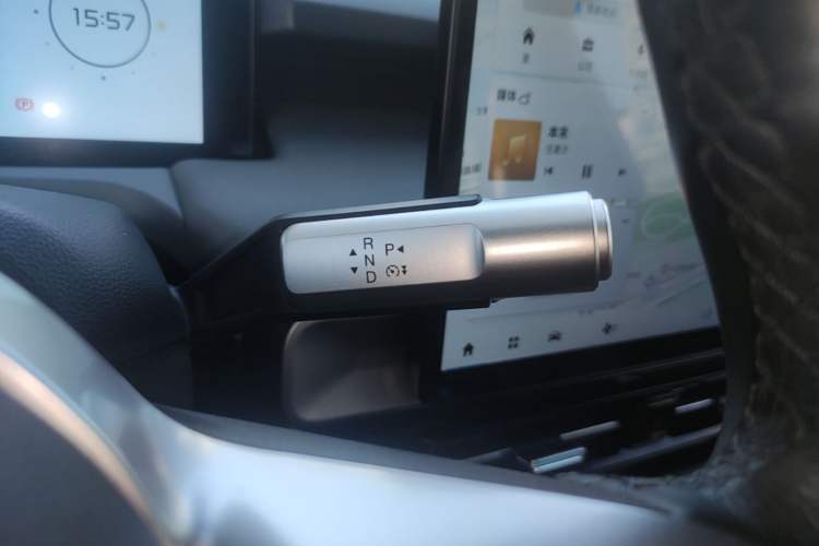Used AION Y 2023 Plus 510 Enjoy Edition Gear Lever
