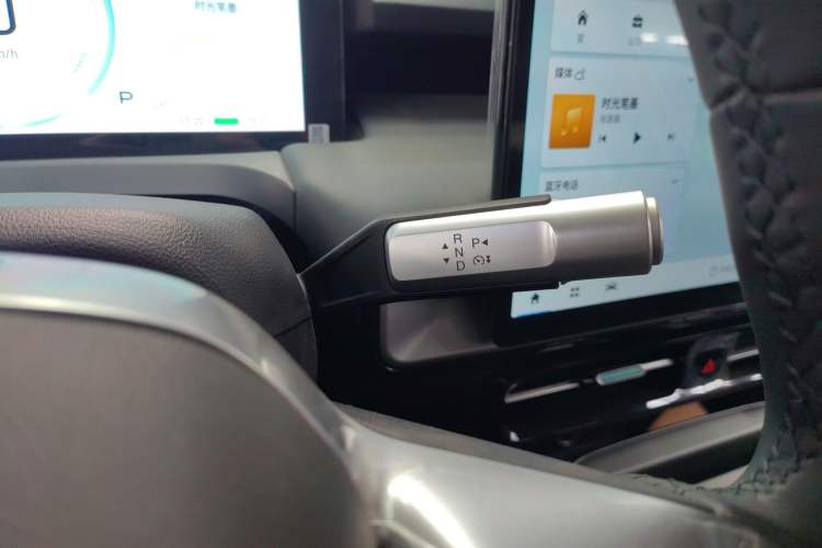 Used AION Y 2023 Younger Gear Lever