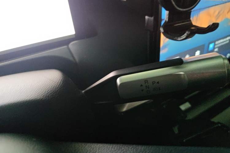 Used AION Y 2023 Plus 510 Enjoy Edition Gear Lever