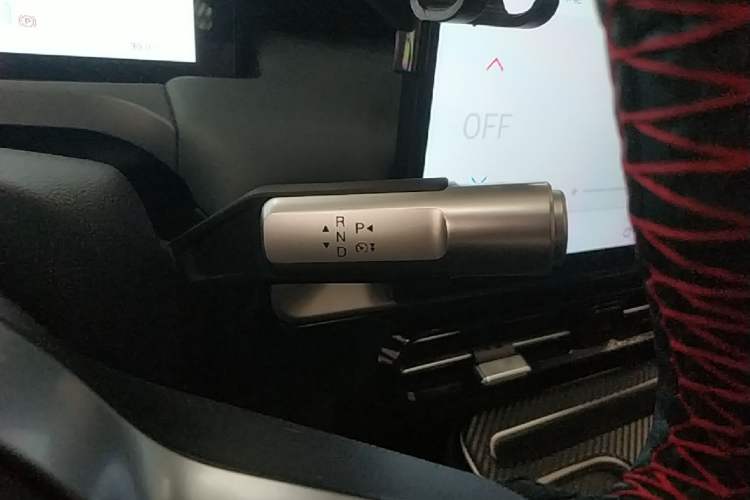 Used AION Y 2023 Plus 510 Smart Edition Gear Lever