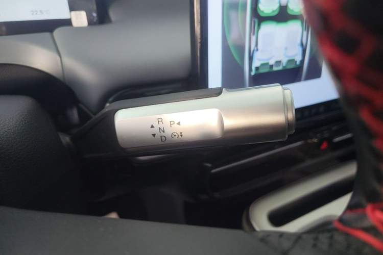 Used AION Y 2023 Plus 510 Smart Edition Gear Lever