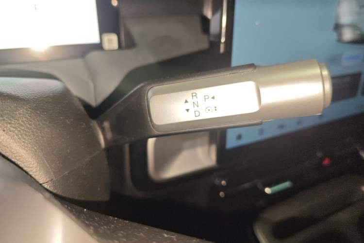 Used AION Y 2023 Plus 510 Smart Edition Gear Lever