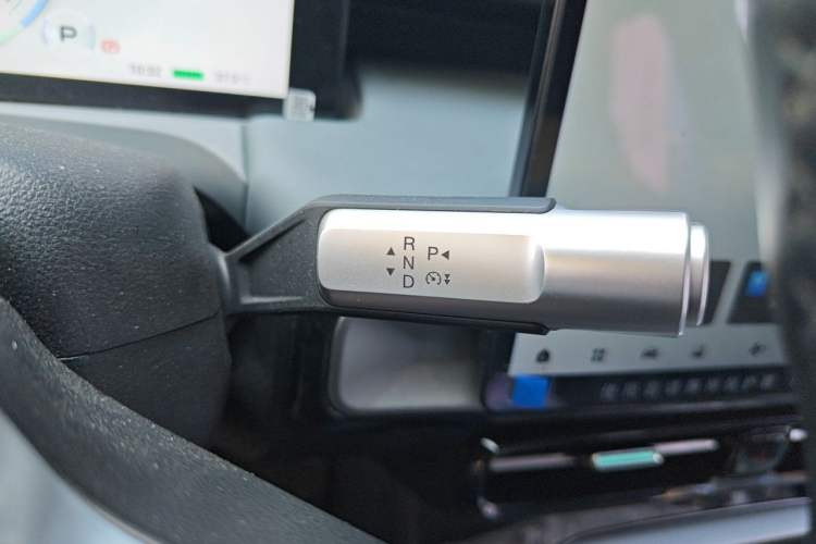 Used AION Y 2023 Plus 510 Smart Edition Gear Lever