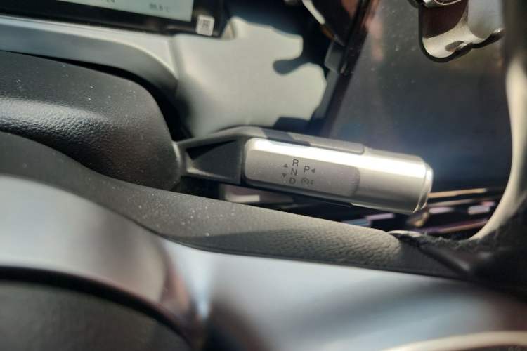 Used AION Y 2023 Plus 510 Smart Edition Gear Lever