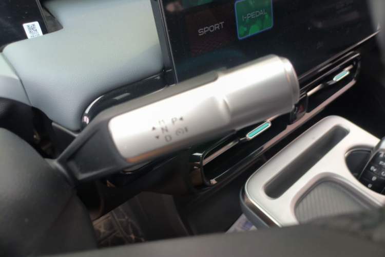Used AION Y 2023 Plus 510 Enjoy Edition Gear Lever