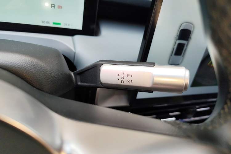 Used AION Y 2023 Plus 510 Enjoy Edition Gear Lever