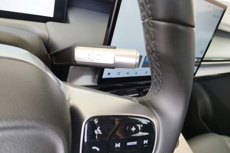 Used AION Y 2023 Plus 510 Smart Edition Gear Lever