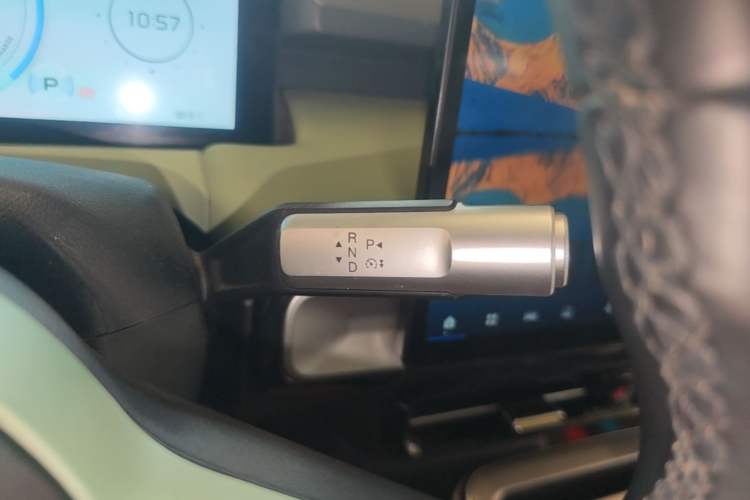 Used AION Y 2023 Plus 510 Smart Edition Gear Lever