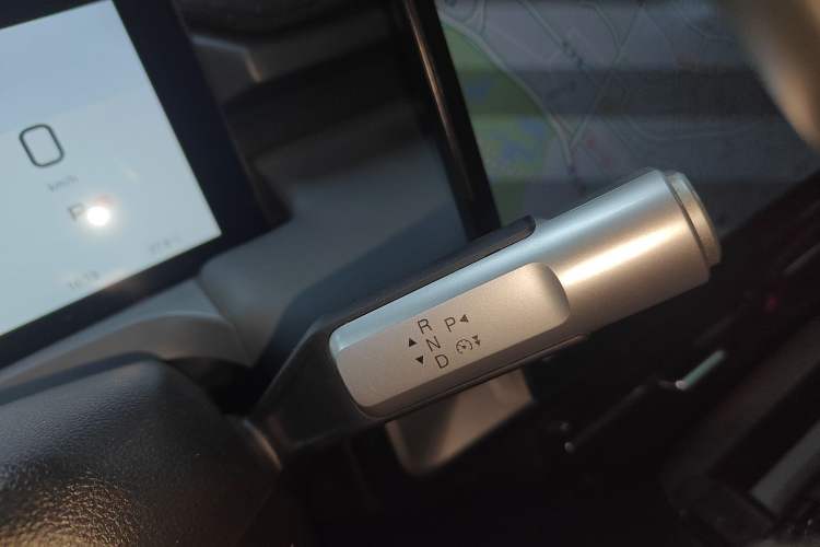 Used AION Y 2023 Plus 510 Enjoy Edition Gear Lever