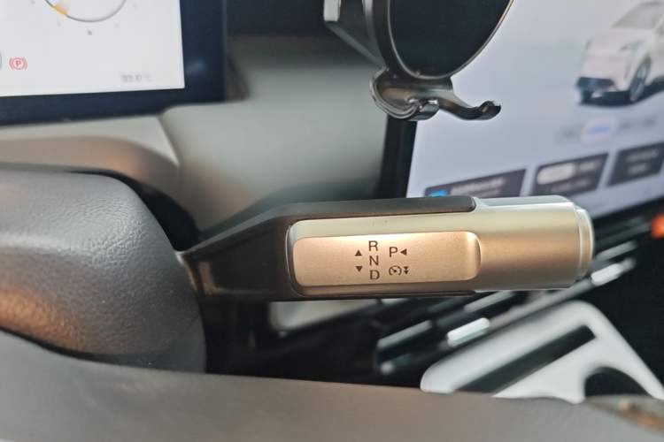 Used AION Y 2023 Plus 510 Enjoy Edition Gear Lever