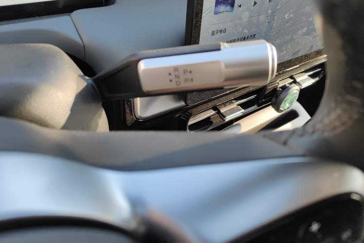 Used AION Y 2023 Younger Star Edition Gear Lever
