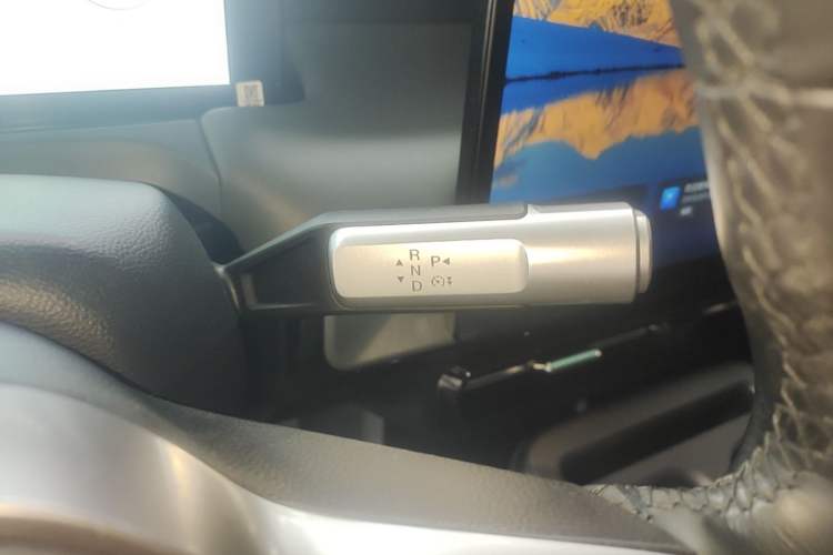 Used AION Y 2023 Plus 510 Smart Edition Gear Lever