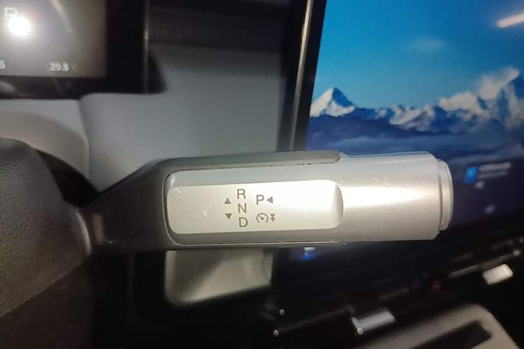 Used AION Y 2023 Younger Star Edition Gear Lever