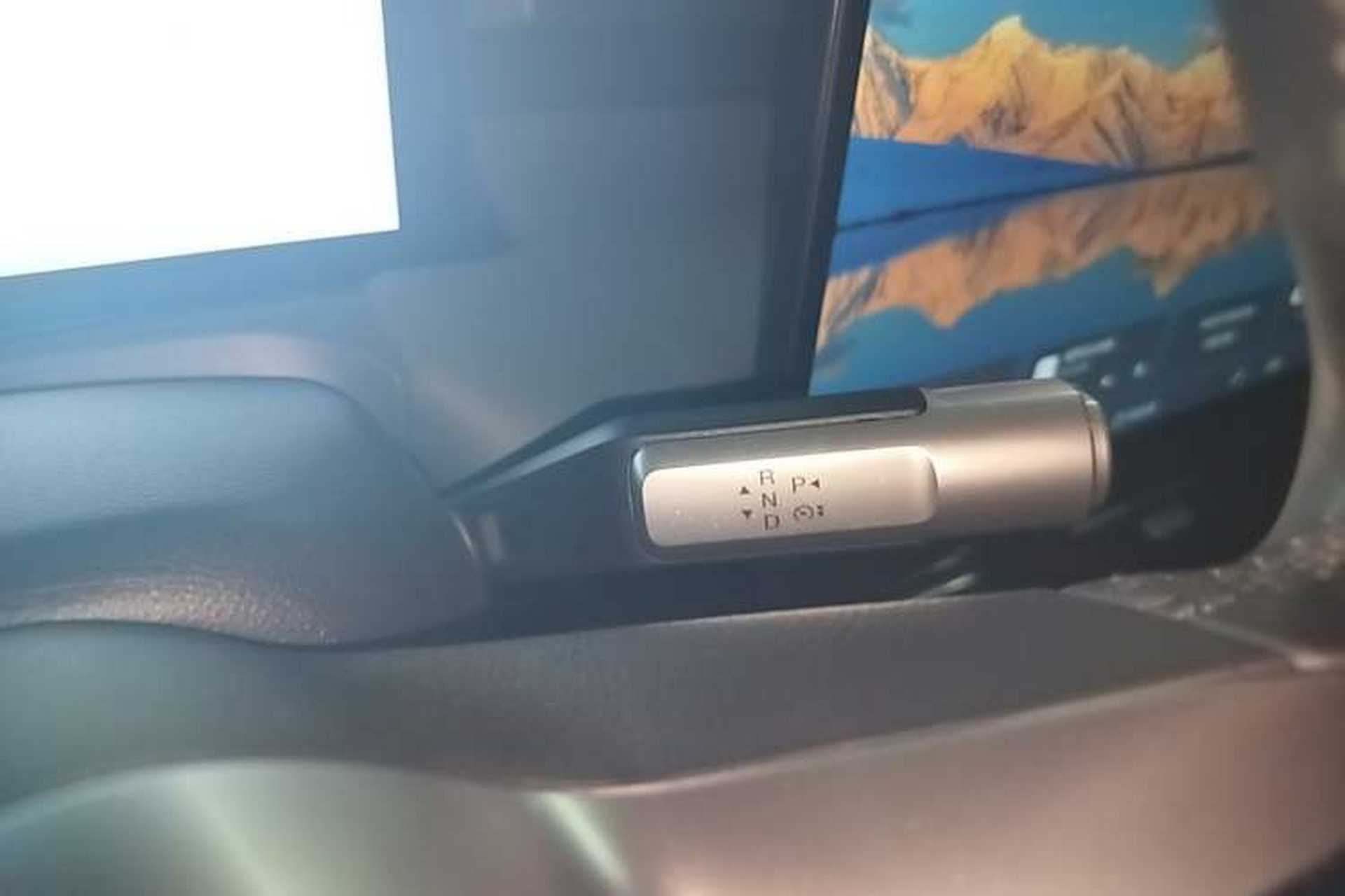 Used AION Y 2023 Plus 610 Enjoy Edition Gear Lever
