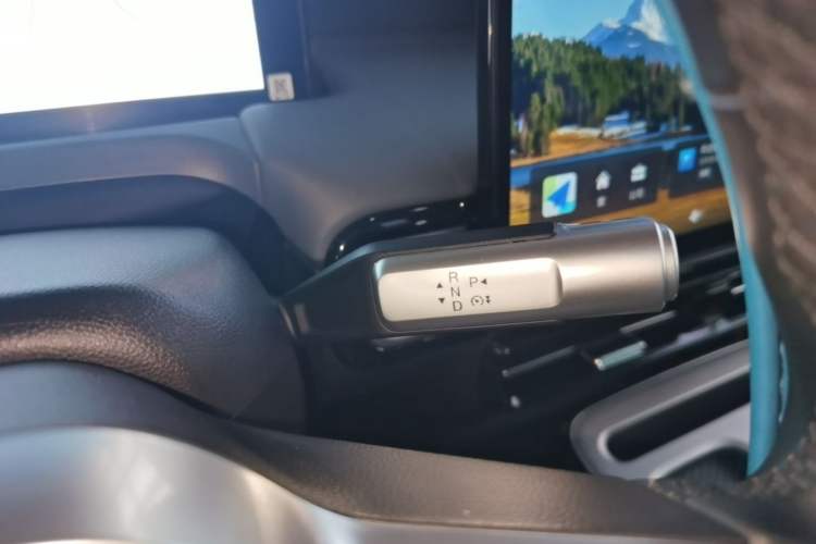 Used AION Y 2023 Plus 610 Enjoyment Edition Ternary Lithium Gear Lever