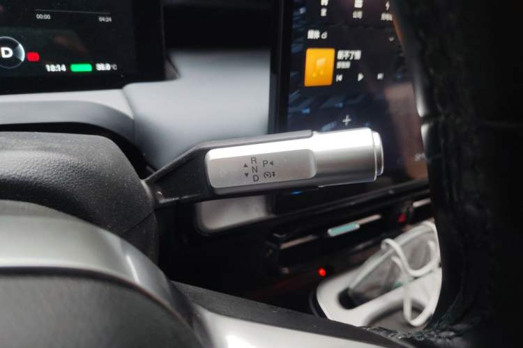 Used AION Y 2023 Plus 510 Tech Edition Gear Lever