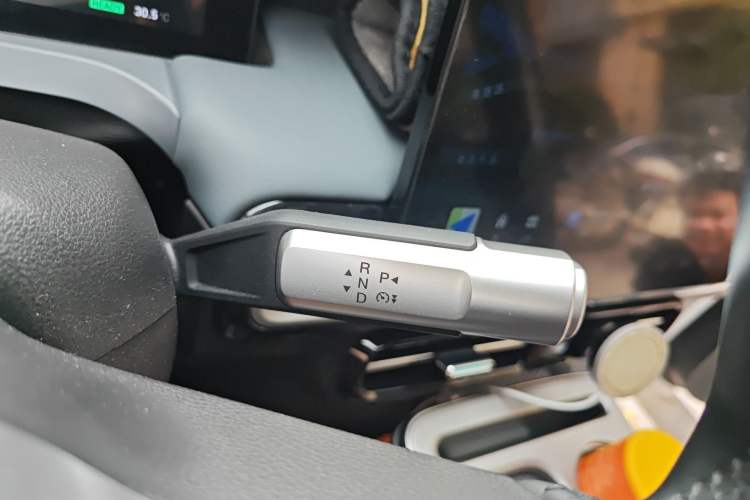 Used AION Y 2023 Plus 510 Smart Edition Gear Lever