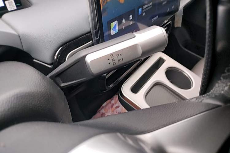 Used AION Y 2023 Plus 510 Enjoy Edition Gear Lever