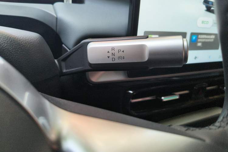 Used AION Y 2023 Younger Gear Lever