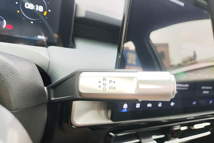 Used AION Y 2023 Plus 510 Smart Edition Gear Lever