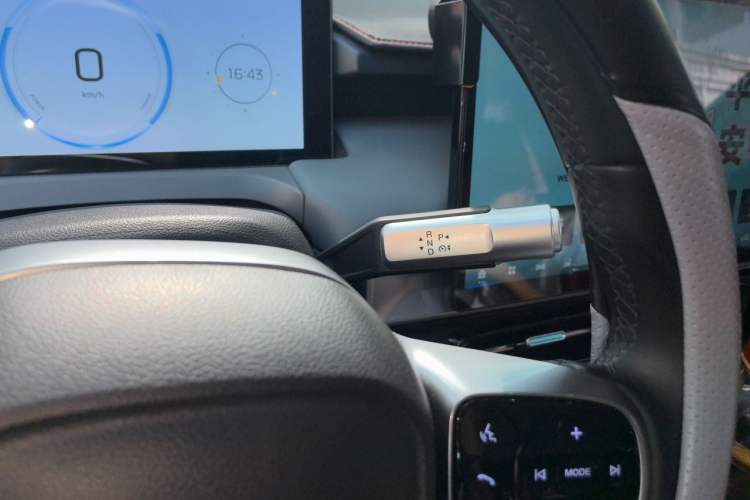 Used AION Y 2023 Plus 510 Smart Edition Gear Lever