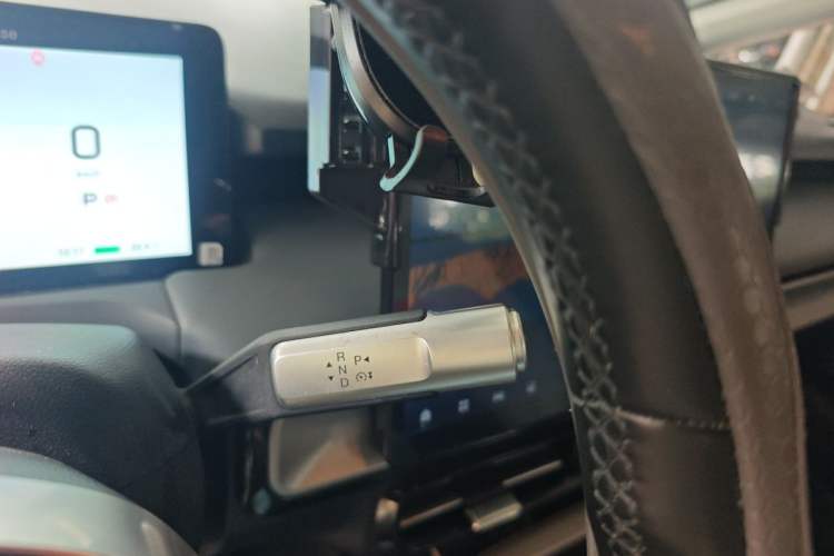 Used AION Y 2023 Plus 510 Enjoy Edition Gear Lever