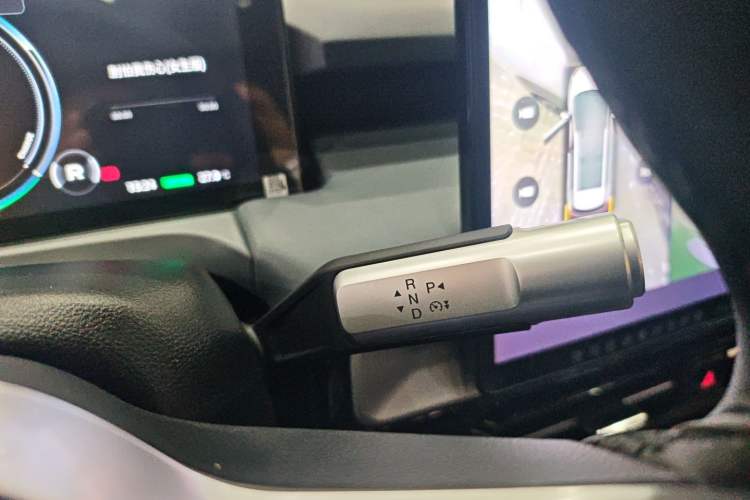 Used AION Y 2023 Plus 610 Smart Edition Ternary Lithium Gear Lever