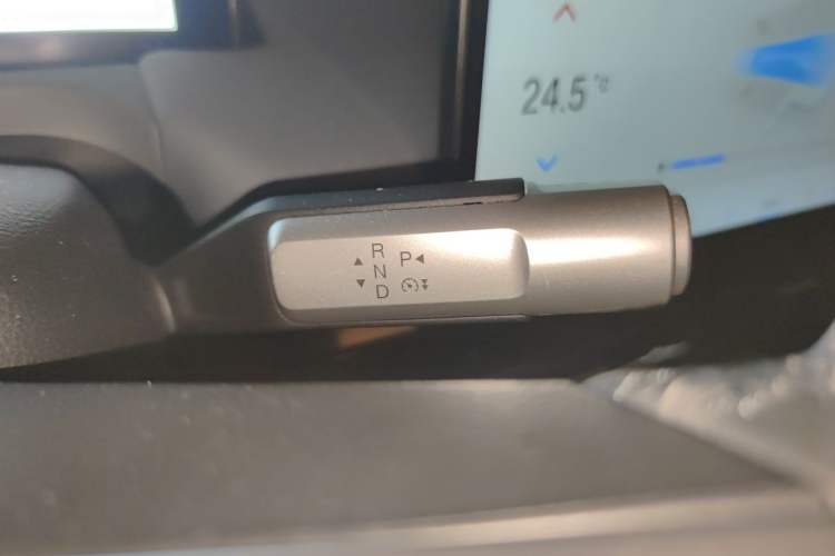 Used AION Y 2023 Younger Gear Lever