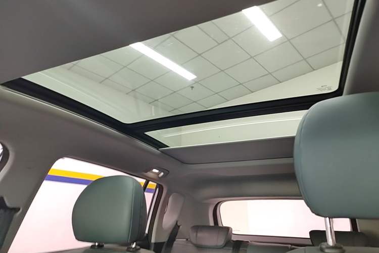 Used AION Y 2023 Plus 510 Smart Edition Headliner