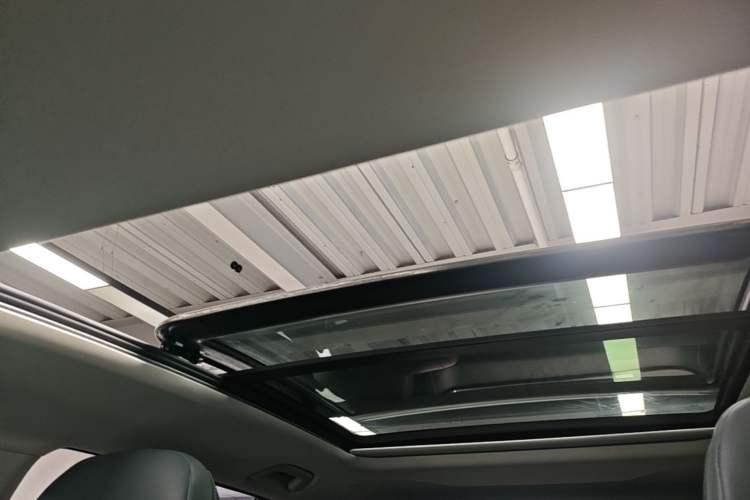 Used AION Y 2023 Plus 510 Smart Edition Headliner