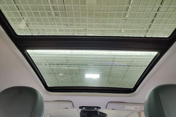 Used AION Y 2023 Plus 510 Smart Edition Headliner