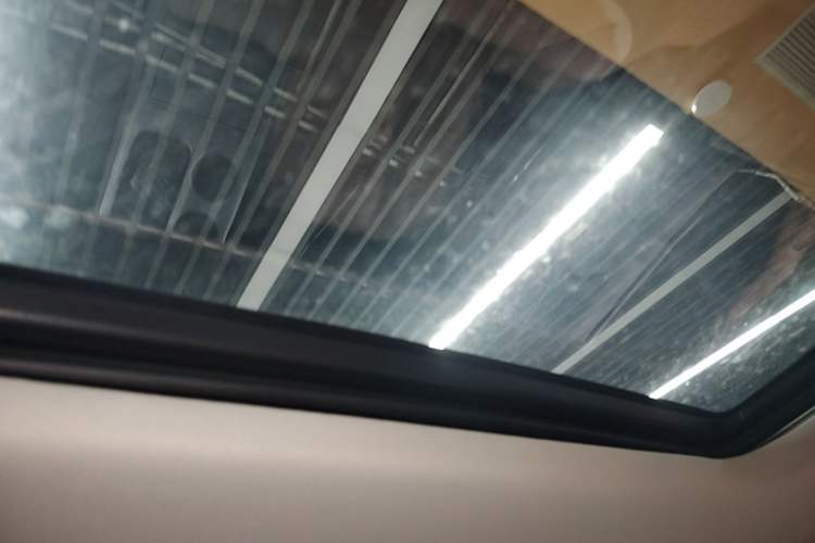Used AION Y 2023 Plus 510 Smart Edition Headliner