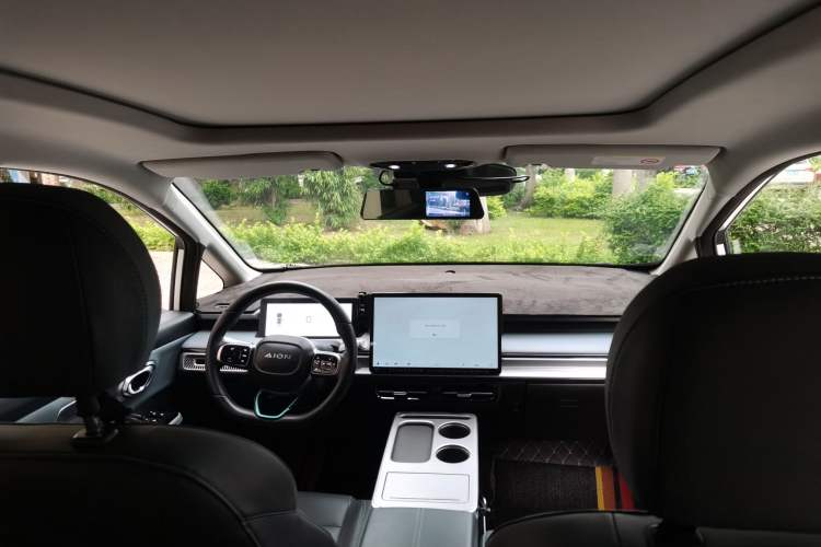 Used AION Y 2023 Plus 510 Smart Edition Headliner