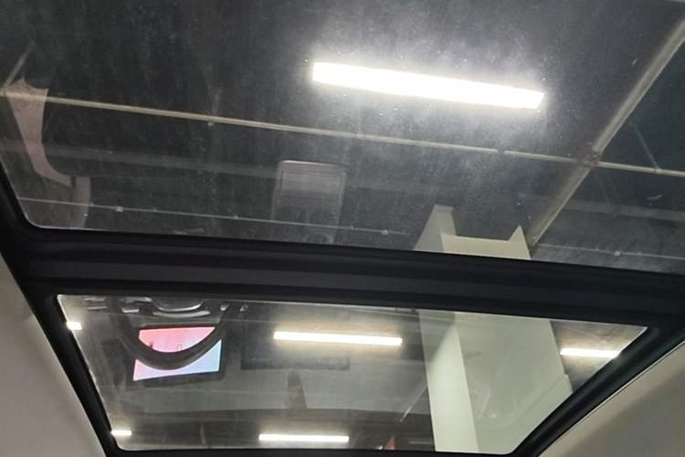 Used AION Y 2023 Plus 510 Smart Edition Headliner