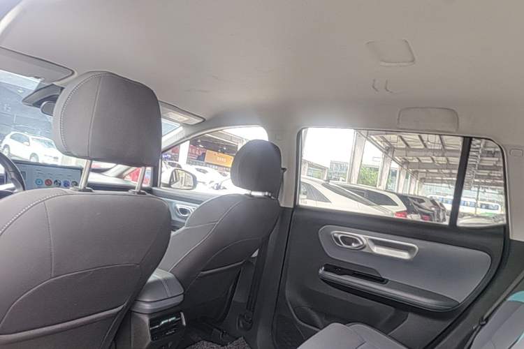 Used AION Y 2023 Plus 510 Enjoy Edition Headliner