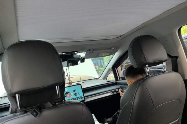 Used AION Y 2023 Plus 510 Smart Edition Headliner