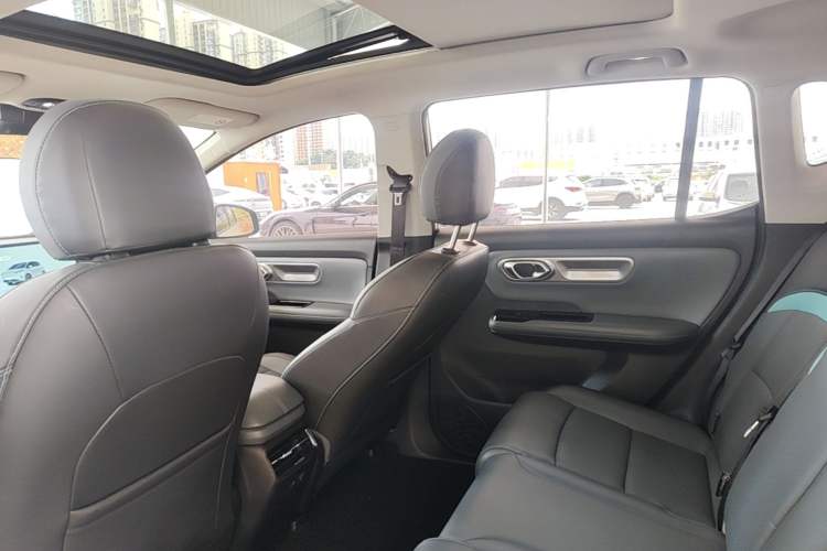 Used AION Y 2023 Plus 510 Smart Edition Headliner