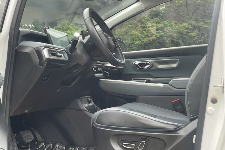 Used AION Y 2023 Plus 510 Smart Edition Interior 1