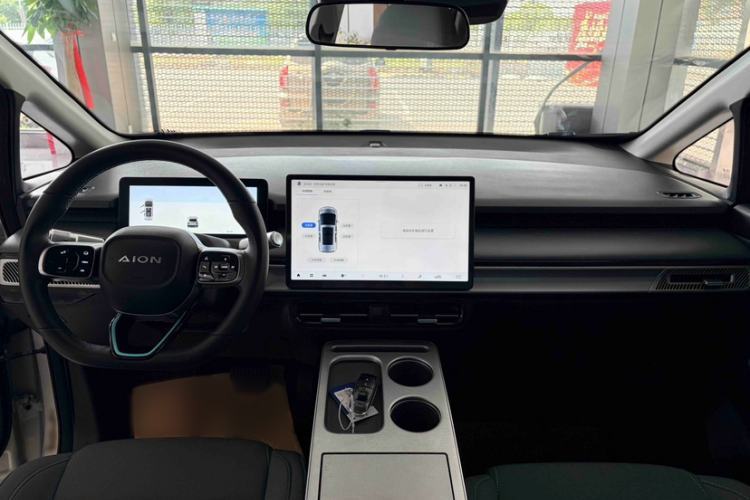 Used AION Y 2023 Younger Interior 1