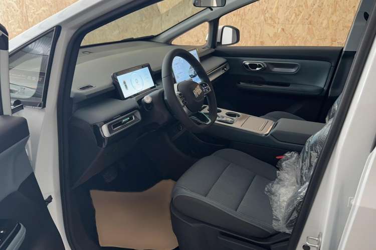 Used AION Y 2023 Plus 510 Enjoy Edition Interior 2