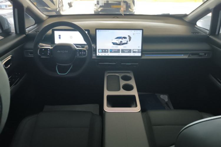 Used AION Y 2023 Plus 510 Smart Edition Interior 2